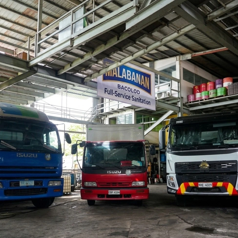 A professional engineering team performing a large-scale STP system installation. Technicians in protective gear are shown installing underground pipelines and reinforced concrete tanks. This highlights the high-capacity infrastructure capabilities of our teams serving both Bacolod, Negros Occidental, and Dumaguete, Central Visayas.